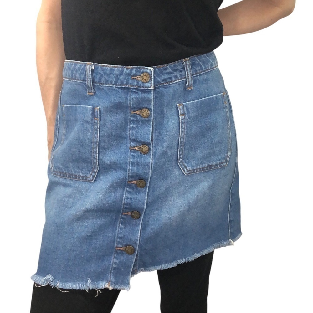 UO BDG Denim Mini Skirt Button Front Patch Pocket Sz M Medium Wash 100% Cotton